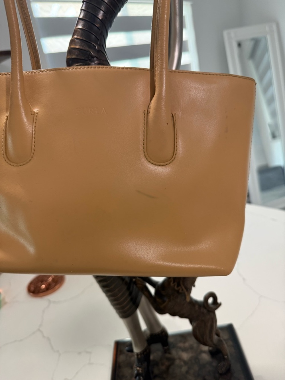 Furla : timeless Italian leather luxury Tan Mini Bag - Picture 4 of 12
